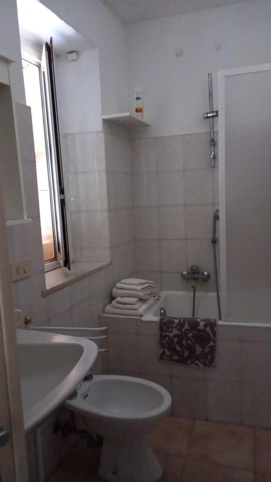 Casa Aromi Ed Arte Guest House Asti Ngoại thất bức ảnh