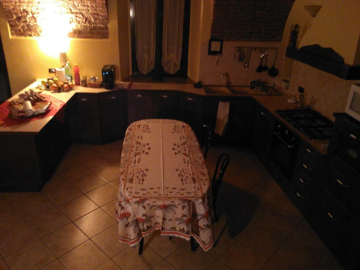 Casa Aromi Ed Arte Guest House Asti Ngoại thất bức ảnh