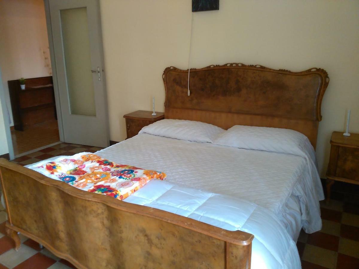 Casa Aromi Ed Arte Guest House Asti Ngoại thất bức ảnh